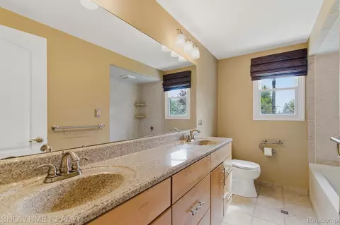 Bath - 45466 Keding St, Utica, MI 48317 photo 1 of 3