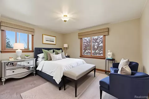 Bedroom - 45466 Keding St, Utica, MI 48317 photo 4 of 8