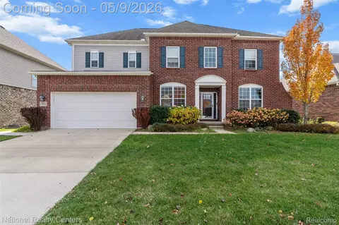 17632 Goldeneye Dr, Clinton Township, MI 48038