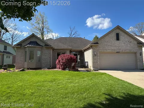 1668 S Shore Dr, Rochester Hills, MI 48307