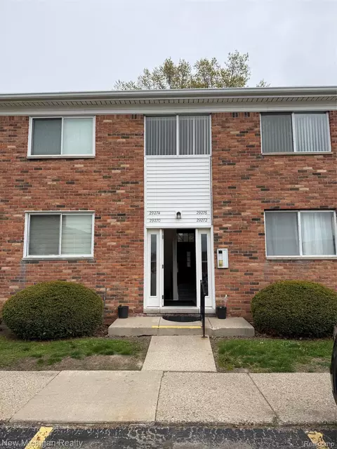 29276 Hoover Rd, Warren, MI 48093