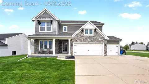 16543 Bedington Dr, Fenton, MI 48451