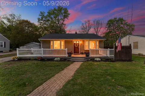 414 Cherry St, Stockbridge, MI 49285