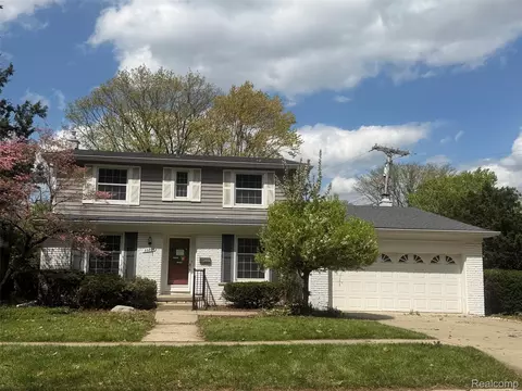 35800 Lyndon St, Livonia, MI 48154