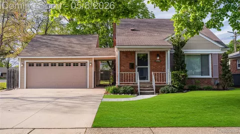 13352 Borgman Ave, Huntington Woods, MI 48070
