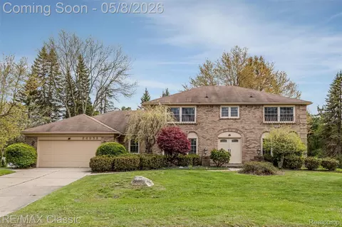 36953 Fox Gln, Farmington Hills, MI 48331