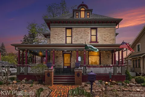 216 S Main St, Yale, MI 48097