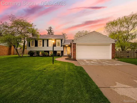 41528 Greenwood Ct, Canton, MI 48187