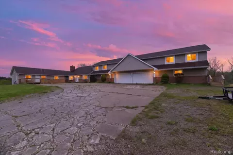 11280 Hegel Rd, Goodrich, MI 48438