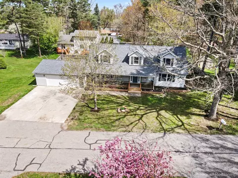 2473 Rose St, Oceola, MI 48843