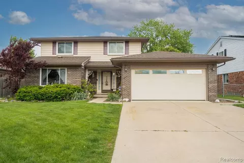 19495 Wherle Dr, Brownstown, MI 48193