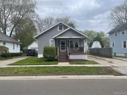 218 16th St, Port Huron, MI 48060