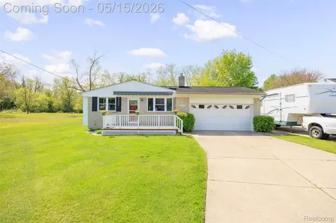 2832 Dashwood Drive Dr, Troy, MI 48083