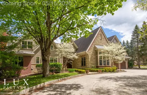 1330 Oxford Rd, Bloomfield Hills, MI 48304