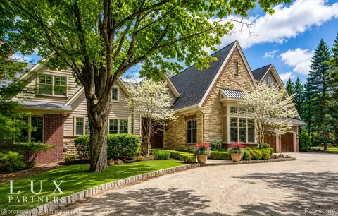 1330 Oxford Rd, Bloomfield Hills, MI 48304