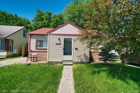 24357 Lauren Ave, Warren, MI 48089