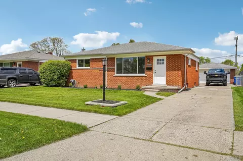 13019 Stanley Dr, Warren, MI 48088