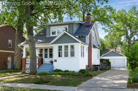 675 W Hazelhurst St, Ferndale, MI 48220