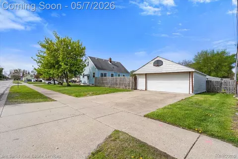 20551 Webster St, Clinton Township, MI 48035