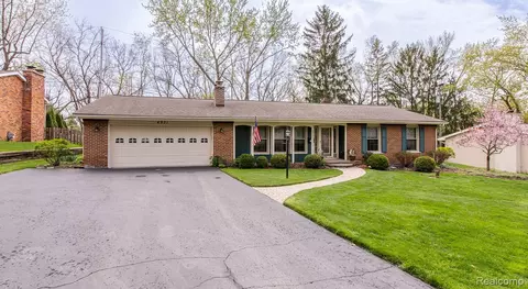4931 Huron Dr, Independence, MI 48348