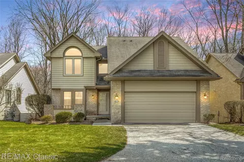 4860 Pelican Way, West Bloomfield, MI 48323