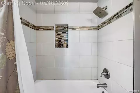 Bath - 693 Langley Blvd, Clawson, MI 48017 photo 2 of 3