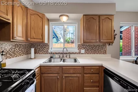 Kitchen - 693 Langley Blvd, Clawson, MI 48017 photo 2 of 5