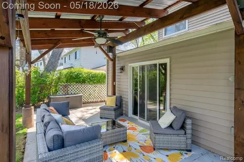 Exterior - 693 Langley Blvd, Clawson, MI 48017 photo 4 of 6