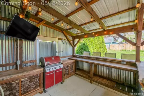 Exterior - 693 Langley Blvd, Clawson, MI 48017 photo 5 of 6