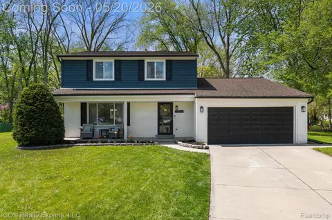 23516 Kim Dr, Clinton Township, MI 48035