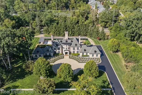 1343 Orchard Ridge Rd, Bloomfield Hills, MI 48304