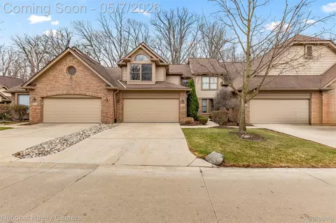 5303 Royal Vale Ln, Dearborn, MI 48126