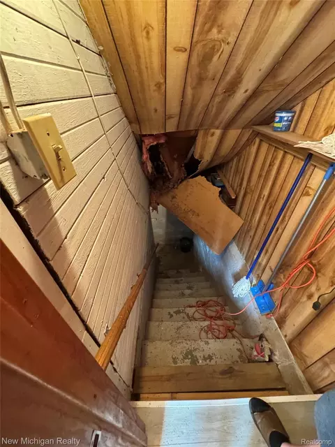 Entry Way - 305 E Rolfe, Perry, MI 48872 photo 1 of 1