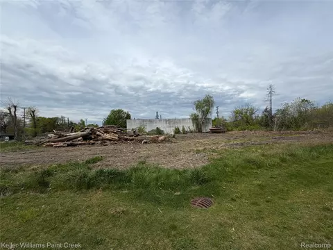 22477 15 Mile Rd, Clinton, MI 48035