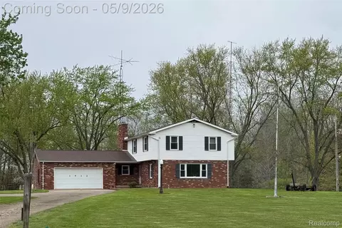 1412 S Byron Rd, Lennon, MI 48449