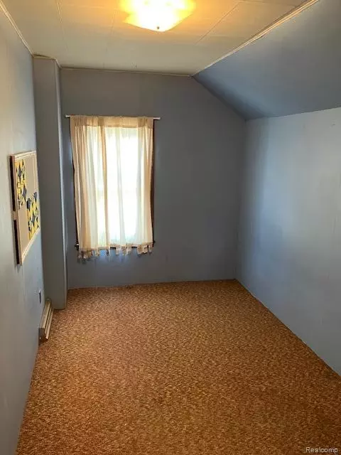 Bedroom - 660 State St, Harbor Beach, MI 48441 photo 4 of 4