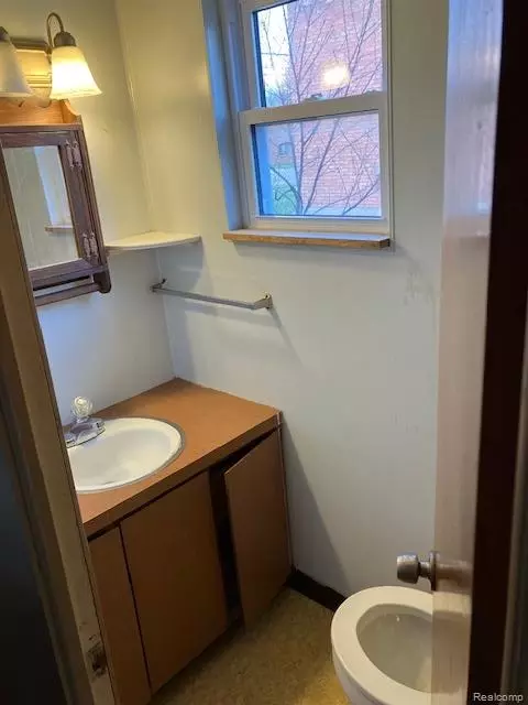 Bath - 660 State St, Harbor Beach, MI 48441 photo 1 of 2