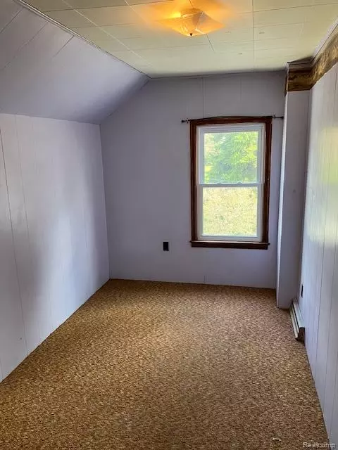 Bedroom - 660 State St, Harbor Beach, MI 48441 photo 2 of 4