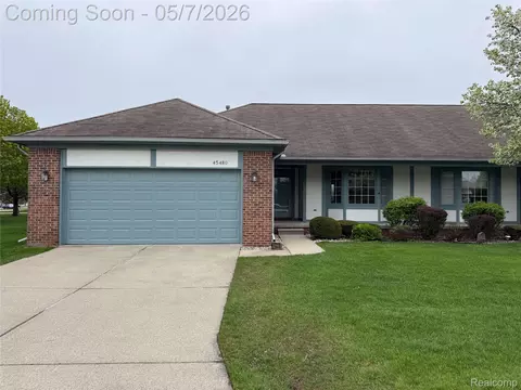 45480 Inverness Cir, Macomb, MI 48044