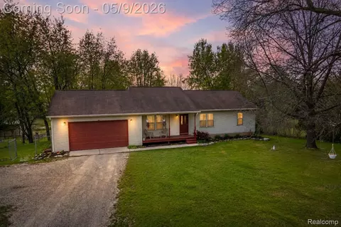 11119 Garrett Dr, Handy, MI 48836