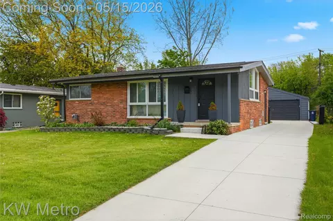 1925 Nakota Rd, Royal Oak, MI 48073