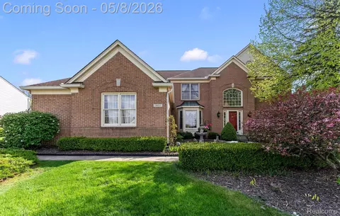 3432 Bonniebrook Ct, Oakland, MI 48306