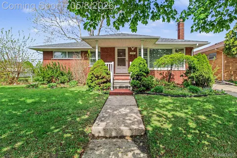 17751 Ruth St, Melvindale, MI 48122