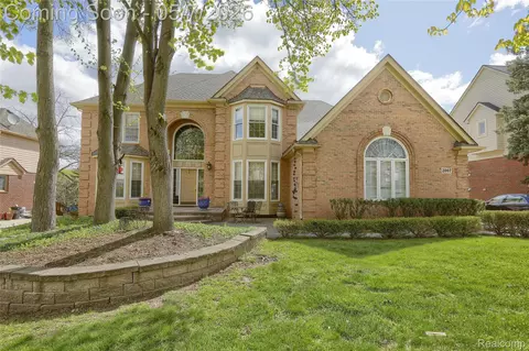 2007 Mapleridge Rd, Rochester Hills, MI 48309