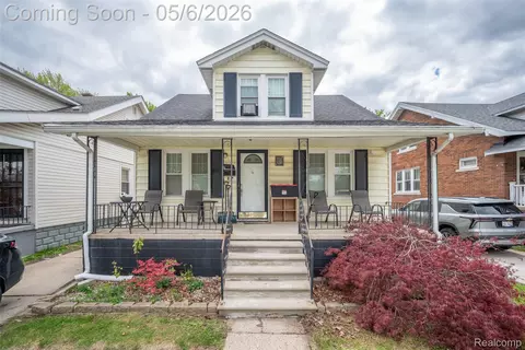 7276 Engleman, Center Line, MI 48015