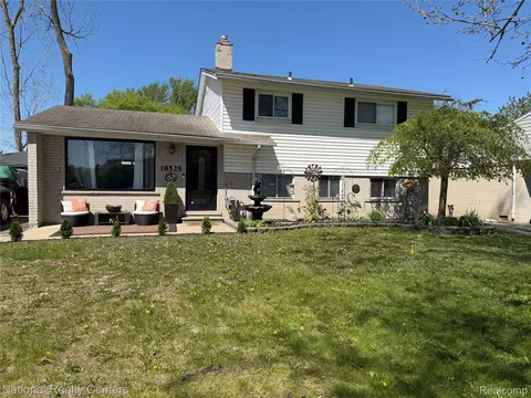 18525 Middlebelt Rd, Livonia, MI 48152