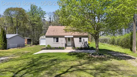 38982 Wabash St, Romulus, MI 48174
