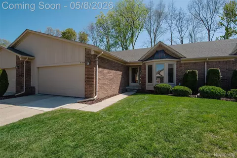 41308 Fortuna Dr E #86, Clinton Township, MI 48038