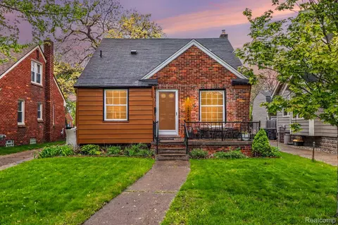 23045 Sherman St, Oak Park, MI 48237