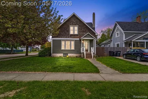 305 N Almont Ave, Imlay City, MI 48444